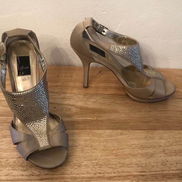 Glint Gold Sequin and Satin Heels Size 6.5 - Picture 14 of 14